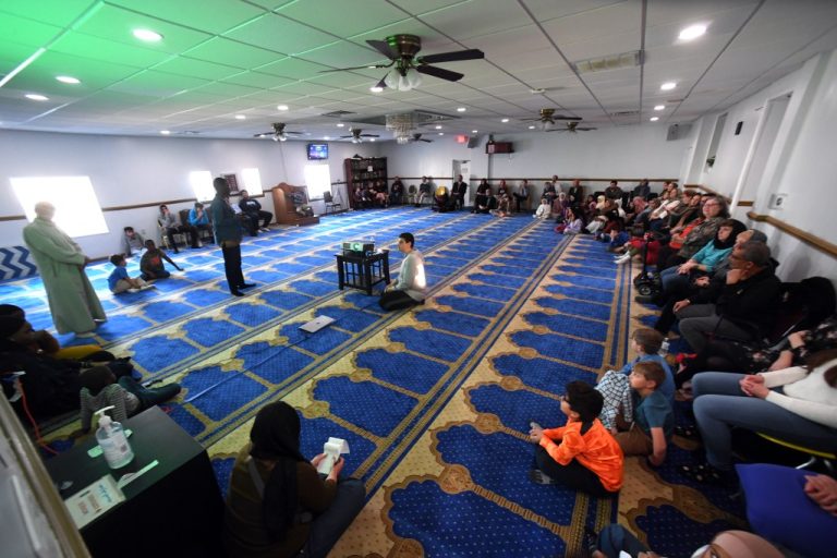 Reg L Islamiccenterinterfaith0403.jpg