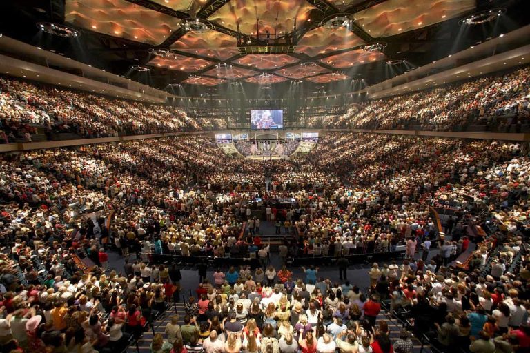 Interior Of Lakewood Church In Houston Texas 1320x880.jpg